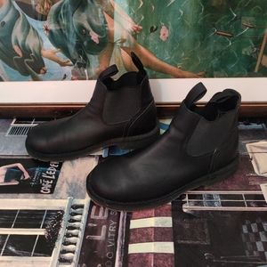 Danner men's station office boots Romeo style